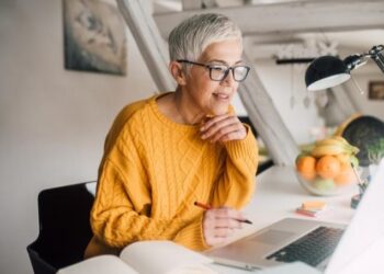 Business owner takes time to reflect on her financial goals and money mindset